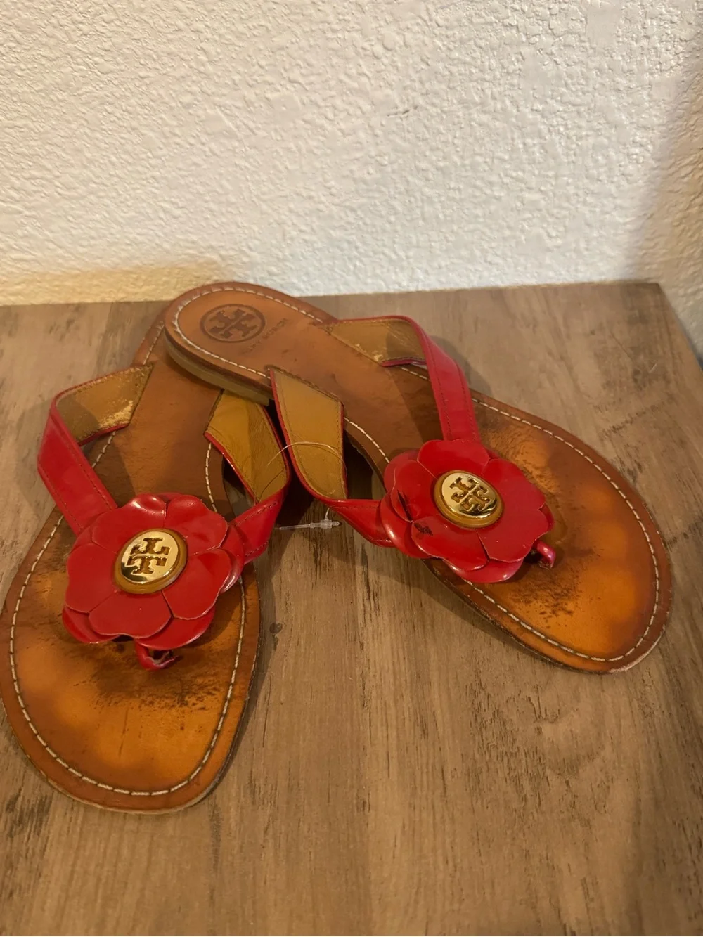 Tory Burch Red Leather Flower Thong Sandals with Gold Logo Size 9